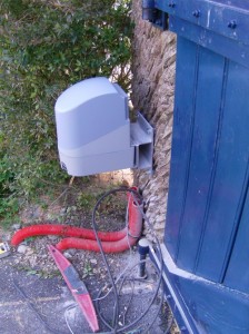 automatisme sur support décalé par Habitat Automatisme pour portail posé en applique