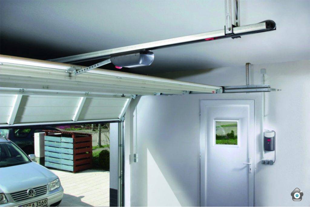 Choisir motorisation porte garage SOMMER chez Habitat-Automatisme